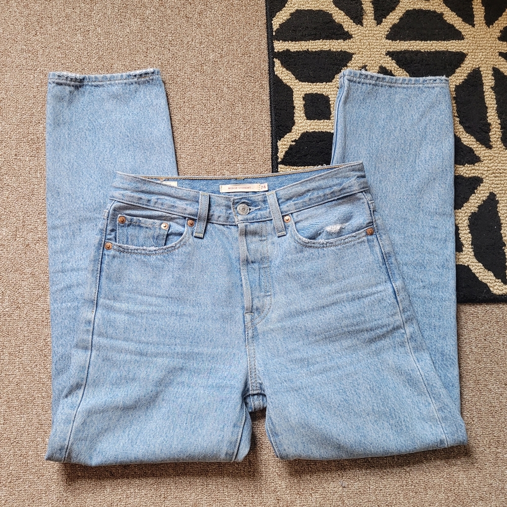 Levi's Wedgie Straight Size 24 Light Blue Wash - Picture 2 of 12